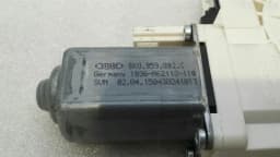 AUDI Audi S1 8X A1 right door window motor 8K0959802C window regulator motor right — thumbnail 5