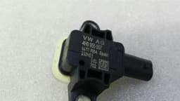 AUDI Audi S1 8X crash sensor 4H0955557 impact sensor — thumbnail 2