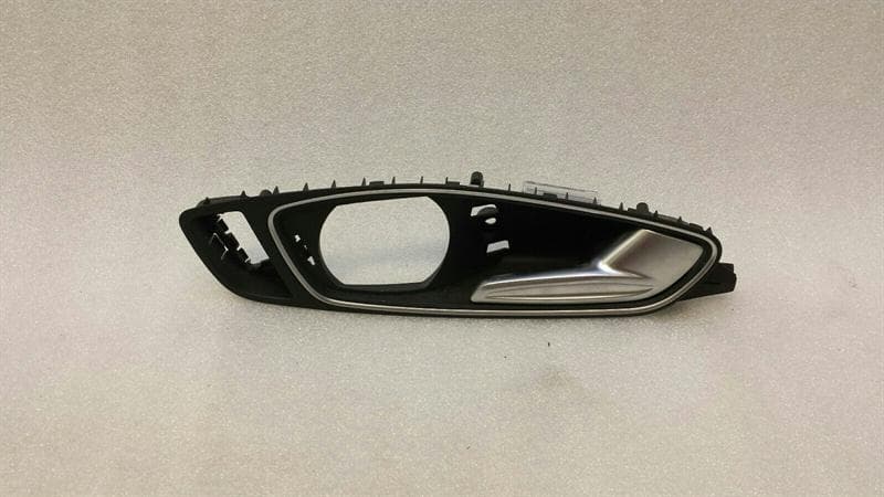 AUDI Audi S1 8X A1 right door inner handle 8X0837020 interior door handle right