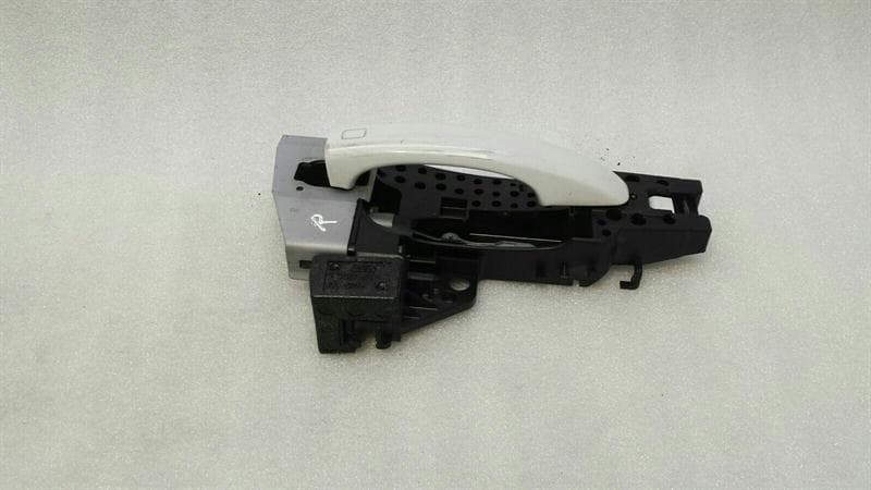 AUDI Audi S1 8X A1 RHD Right Door Handle 8T2837886B Right Hand Drive