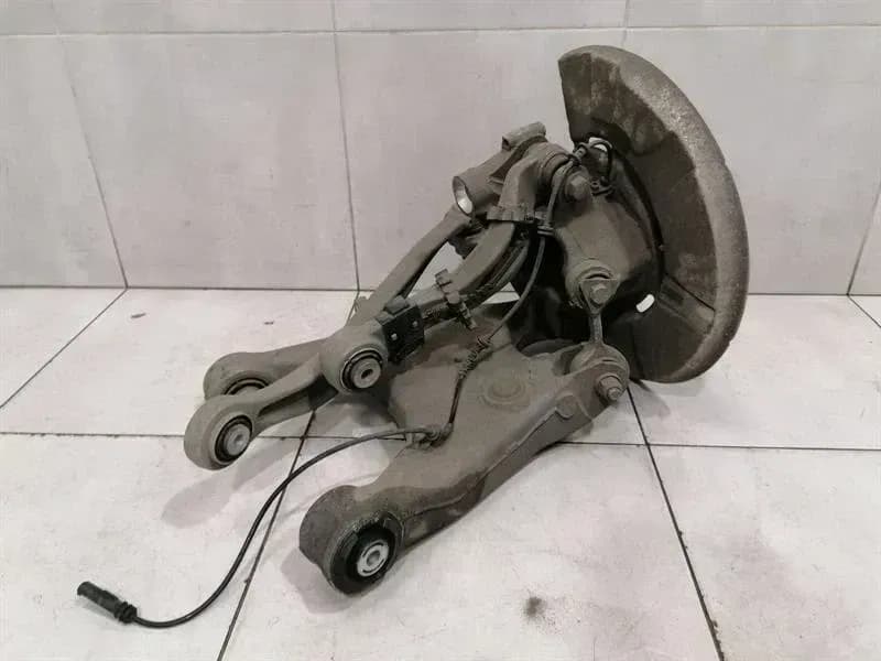 Rolls Royce Ghost Series Left Rear Hub 33326796497 Wheel Bearing Housing Rear Left