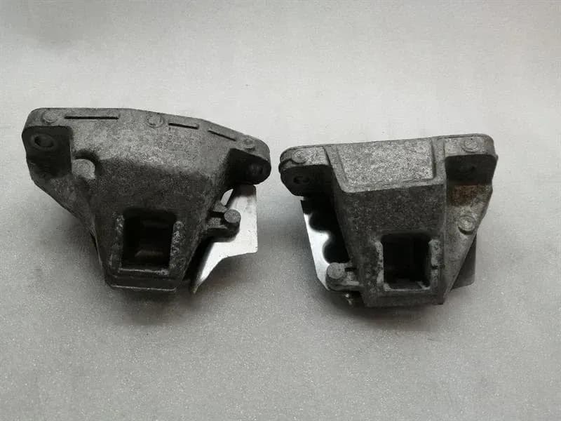 ROLLS ROYCE ROLLS ROYCE GHOST SERIES II 2 Engine Mount SET 22116777599 Motor Holder SET