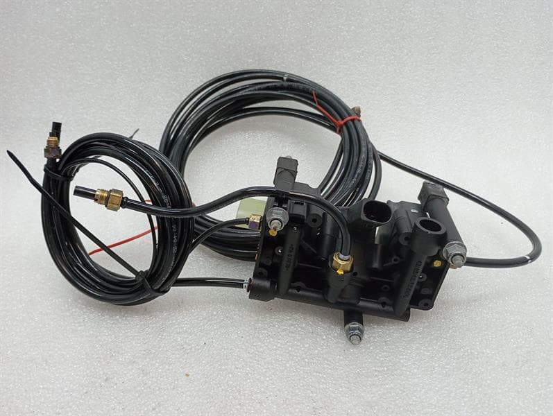 ROLLS ROYCE Rolls Royce Phantom MK7 VII 7 Air suspension valve 37246779713 valve block