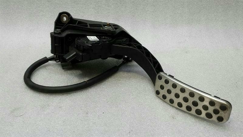 Dodge Charger LX LD Throttle Pedal (Electrical) 04861716AD Throttle Pedal