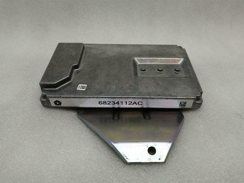Jeep Grand Cherokee WW2 MK4 Amplifier 68234112AC Amp