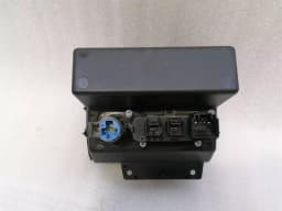 JEEP JEEP GRAND CHEROKEE WK2 MK4 TRAY X90026801SF USB SD 12V AUX Case — thumbnail 9