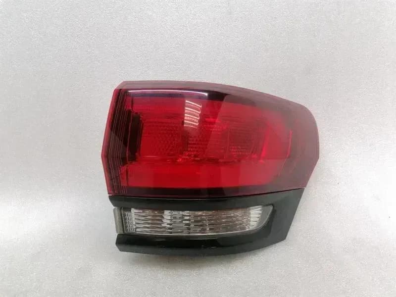 JEEP JEEP GRAND CHEROKEE WW2 Right Rear Light 68142940AE Tail Light Rear Right