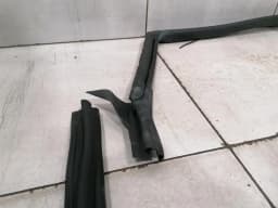 FERRARI Ferrari Purosangue F175 door seal 880254 door seals RH rear door rear door — thumbnail 2