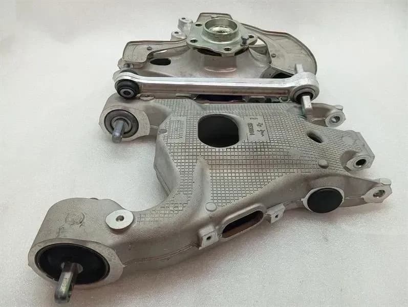 Ferrari Purosangue F175 Left Rear Hub 800828 Wheel Bearing Housing Rear Left