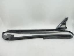FERRARI Ferrari 812 Superfast F152M Door Seal 890461 RH DOOR Door Seals — thumbnail 1