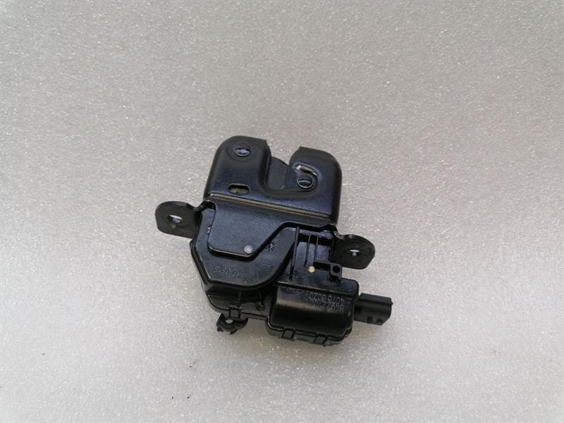 Ferrari F12 BERLINETTA F152 boat lock 84922700 tailgate lock