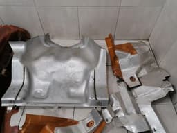 FERRARI Ferrari F12 Berlinetta F152 Tunnel Heat Shield 84717000 Underfloor Trim — thumbnail 3