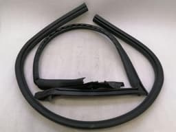 FERRARI Ferrari FF F151 Door Seal LEFT 82213000 Door Seals LEFT — thumbnail 2