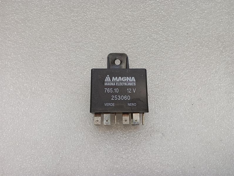 FERRARI Ferrari FF F151 Relay 253060 Relay INTERMITTENT UNIT FOR WIPER MOTOR