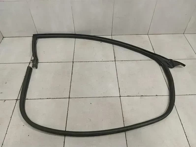 FERRARI Ferrari FF F151 Right Door Seal 84539300 Door Seals Right