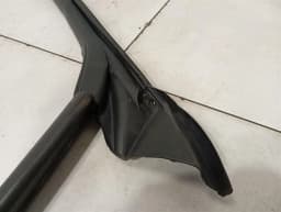 FERRARI Ferrari FF F151 Right Door Seal 84539300 Door Seals Right — thumbnail 2