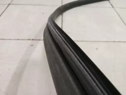 FERRARI Ferrari FF F151 Left Door Seal 82213000 Door Seals Left — thumbnail 4
