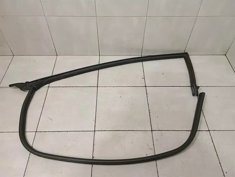 FERRARI Ferrari FF F151 Left Door Seal 82213000 Door Seals Left