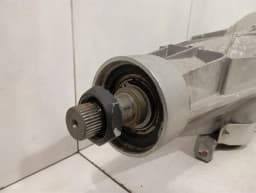 FERRARI Ferrari FF F151 Gearbox HOUSING 277346 Transmission Enclosure — thumbnail 2