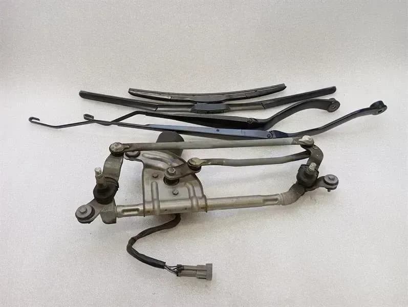 Ferrari FF F151 Front Wiper Linkage 84198200 RHD RIGHT HANDLEBAR