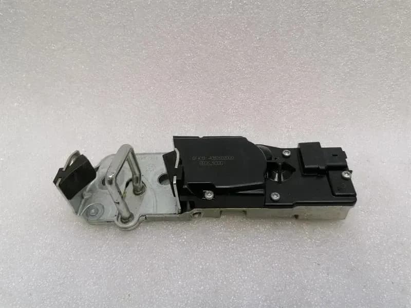 Ferrari GTC4 Lusso F151M Boot Lock 83629000 Tailgate Lock