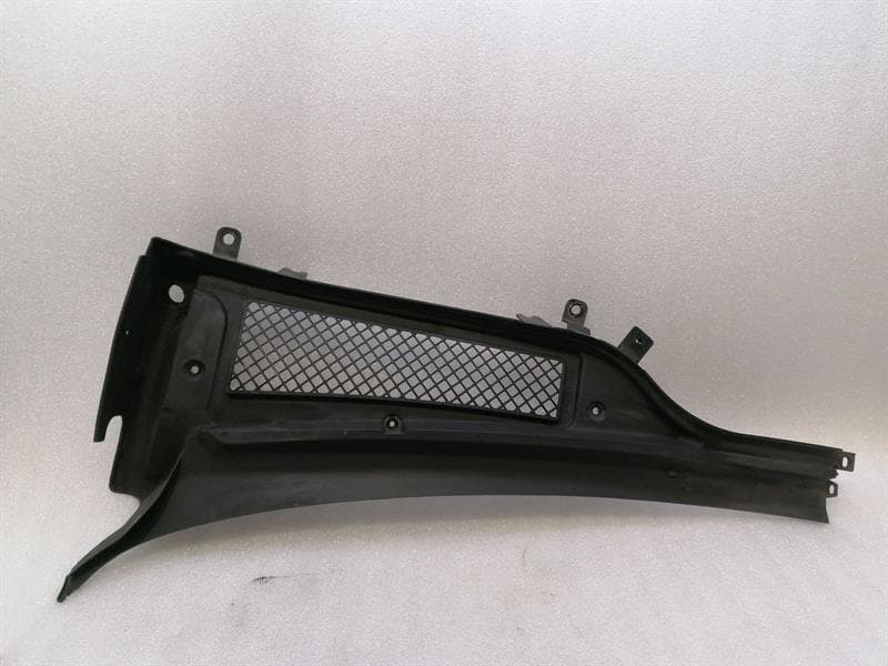 FERRARI FERRARI GTC4 LUSSO F151M LEFT AIR INTAKE GUIDE 88038000 RIGHT HAND DRIVE RHD
