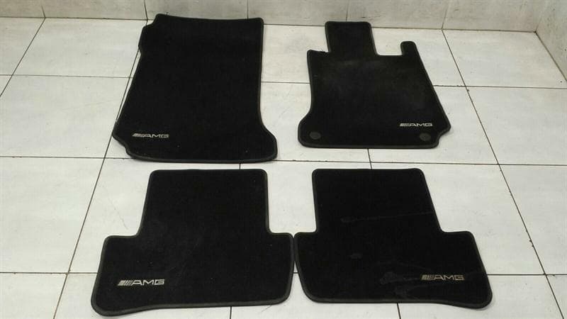 MERCEDES-BENZ Mercedes C63 AMG W204 RHD Floor Matts Set A2046800448 Right Handlebar