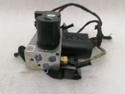 MERCEDES-BENZ Mercedes W221 rear ABC suspension valve A2213201058 rear air suspension valve — thumbnail 3