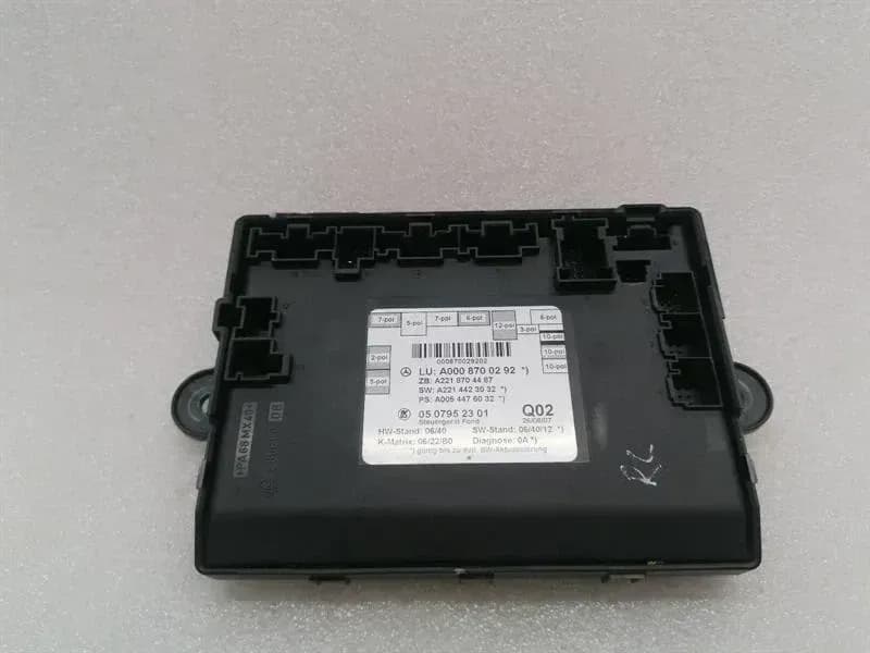 MERCEDES-BENZ Mercedes S-Class W221 Rear Door Module A0008700292 Rear Door Control Unit