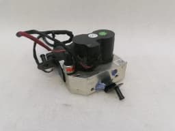 MERCEDES-BENZ Mercedes W221 rear ABC suspension valve A2213201058 rear air suspension valve — thumbnail 8