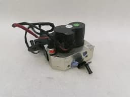 MERCEDES-BENZ Mercedes W221 rear ABC suspension valve A2213201058 rear air suspension valve — thumbnail 1