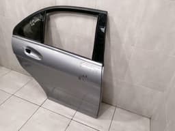 MERCEDES-BENZ Mercedes C Class W204 Right Rear Door A2047300205 Door Rear Right FAULTY — thumbnail 9
