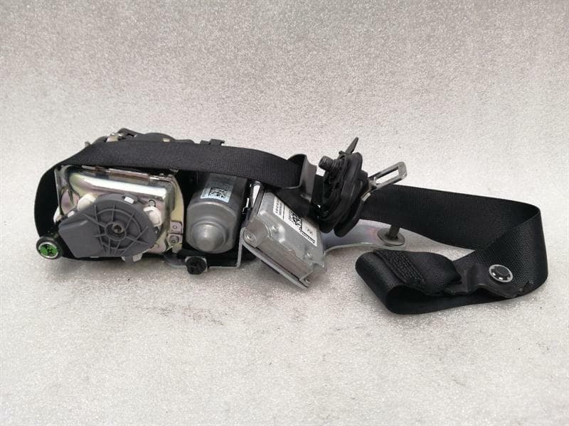MERCEDES-BENZ Mercedes C Left W204 front seat belt A2048602586 seat belt front belt left