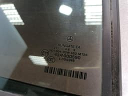MERCEDES-BENZ Mercedes S-class W221 RRH quarter glass A2217302420 door window 1⁄4 rear right — thumbnail 3