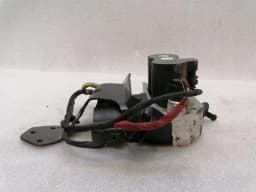 MERCEDES-BENZ Mercedes W221 rear ABC suspension valve A2213201058 rear air suspension valve — thumbnail 4