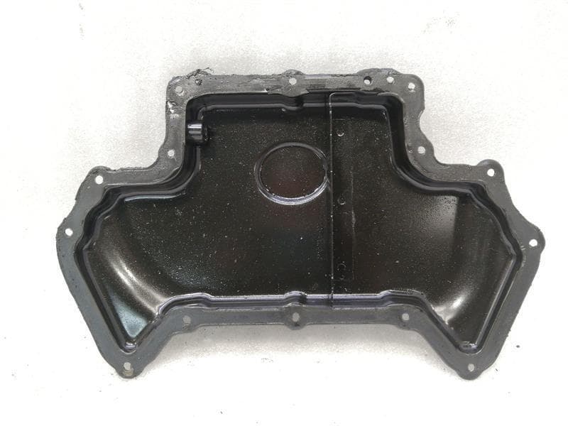 MERCEDES-BENZ Mercedes C63 AMG W204 Oil Sump A1560100428 Oil Tub M156 V8