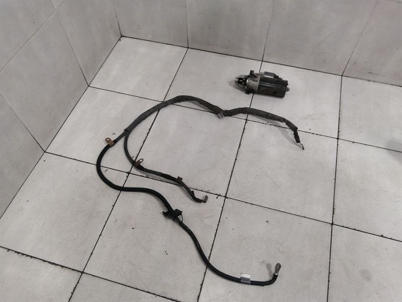 MERCEDES-BENZ Mercedes C63 AMG W204 starter engine A0061516501 starter