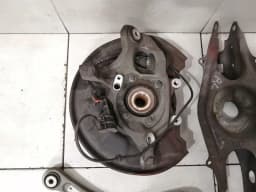 MERCEDES-BENZ Mercedes C Class W204 C63 AMG RLH Hub A2043503108 Wheel Bearing Housing Rear Left — thumbnail 3