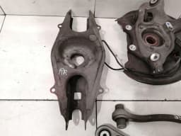 MERCEDES-BENZ Mercedes C Class W204 C63 AMG RRH Hub A2043503208 Wheel Bearing Housing Rear Right — thumbnail 5