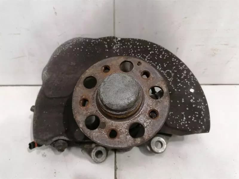 Mercedes E63 AMG W212 Left Front Hub A123300120 Wheel Bearing Housing Front Left