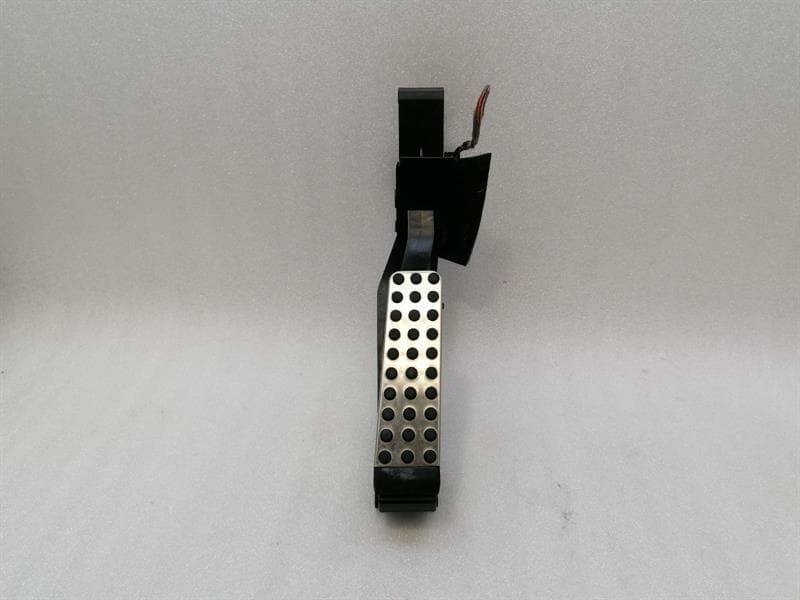 Mercedes E Class W211 Gas Pedal (Electrical) A1713000104 Accelerator Pedal AMG