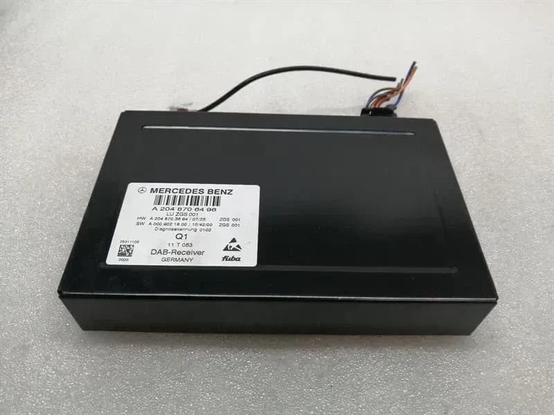 MERCEDES-BENZ Mercedes E Class W212 Electronic Module A2048706496 Control Unit DAB
