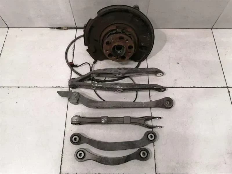 Mercedes E63 AMG W211 Right Rear Hub SET A2113504508 Wheel Bearing Housing Rear