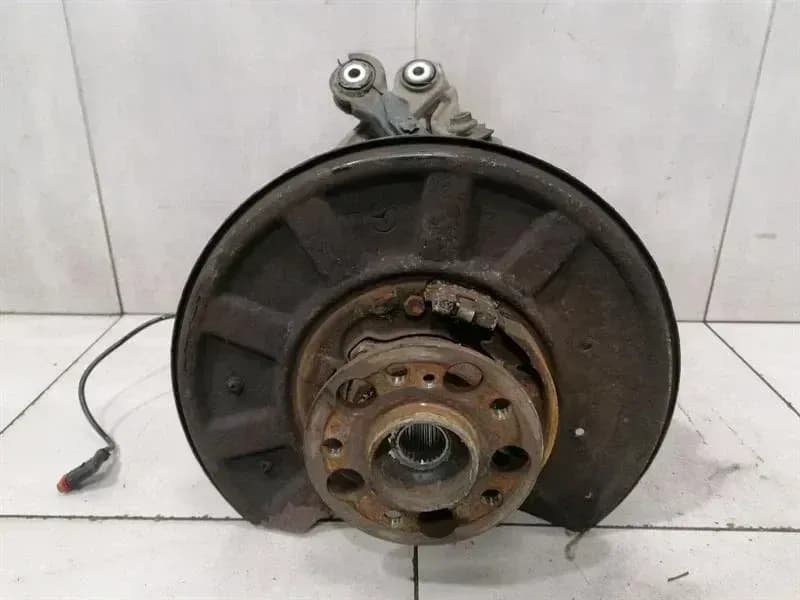 Mercedes W212 right rear set A2123502208 wheel bearing housing rear right set AMG