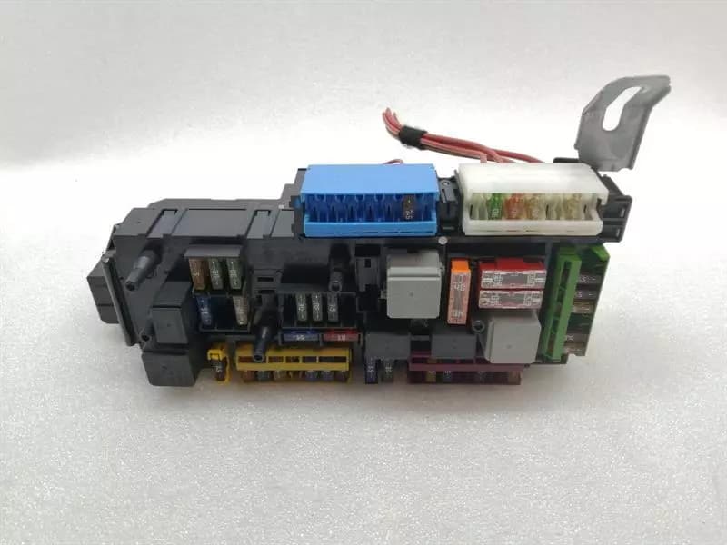 MERCEDES-BENZ Mercedes E Class W212 Fuse Box A2129005201 Fuse Box SAM
