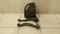 MERCEDES-BENZ Mercedes C Class W204 C63 AMG Left Front Hub A2043321901 Wheel Bearing Housing Front L — thumbnail 1