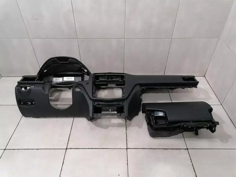 MERCEDES-BENZ MERCEDES C Class W204 LHD Dashboard A2046800287 Dashboard 9F45 08-11
