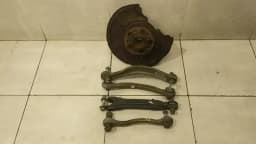 MERCEDES-BENZ Mercedes C63 W204 Left Rear Hub A2043503108 Wheel Bearing Housing Rear Left — thumbnail 1