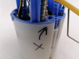 MERCEDES-BENZ Mercedes C63 AMG W204 Fuel Pump Electric A2124703194 Fuel Pump V8 — thumbnail 4
