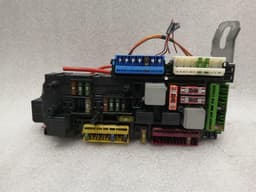 MERCEDES-BENZ Mercedes C Class W204 Fuse Box 1670658 Fuse Box — thumbnail 6